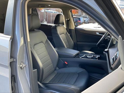 Certified 2025 Volkswagen Atlas SEL image 6