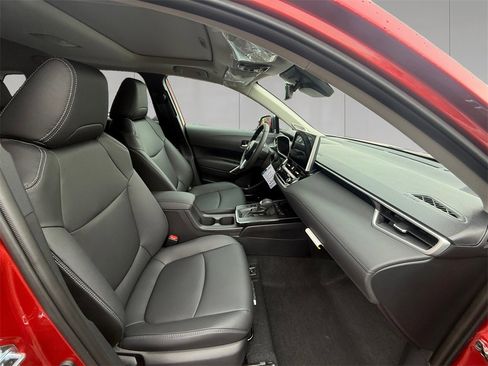 New 2026 Toyota Corolla Cross XLE w/ Convenience Package image 17