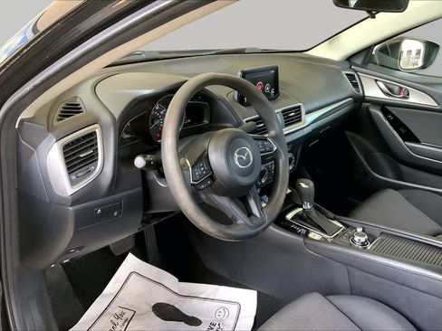 Used 2018 MAZDA MAZDA3 Sport FWD image 17