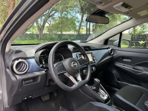 Used 2025 Nissan Versa SV FWD image 31