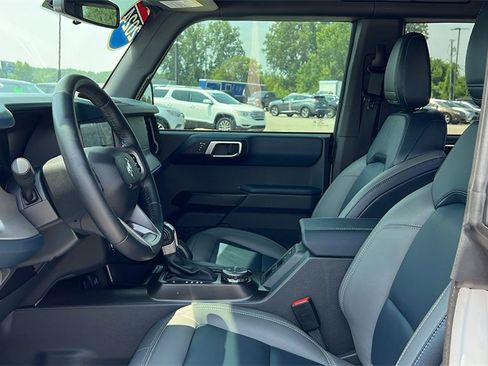 Used 2024 Ford Bronco Outer Banks image 8