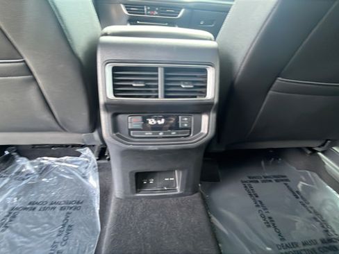 Used 2026 Volkswagen Atlas SE AWD/4WD image 24