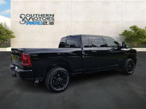 New 2025 RAM 2500 Laramie AWD/4WD image 5