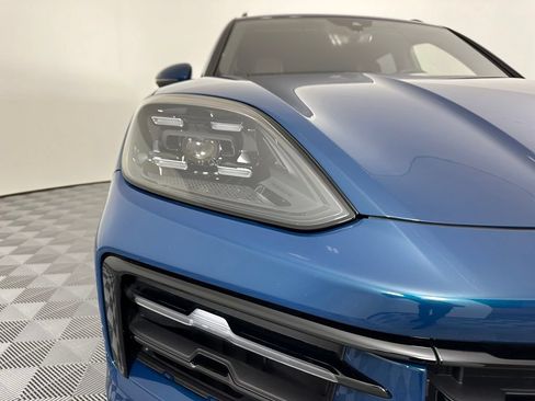 Certified 2026 Porsche Cayenne E-Hybrid AWD/4WD image 9