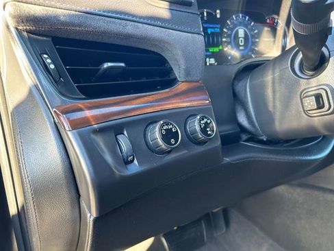 Used 2017 Cadillac Escalade ESV Luxury image 25