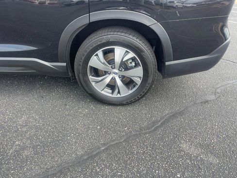 Used 2024 Subaru Ascent Premium w/ Convenience Package image 6