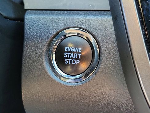 Used 2023 Toyota Camry SE image 30