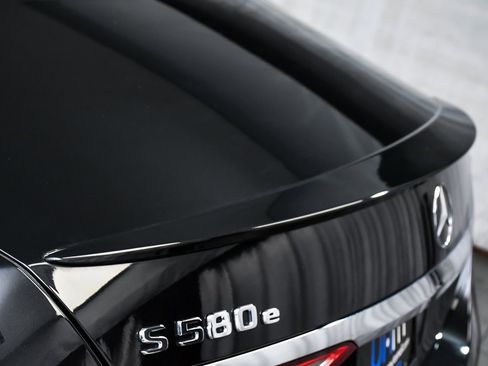 Used 2023 Mercedes-Benz S 580e 4MATIC Sedan image 97