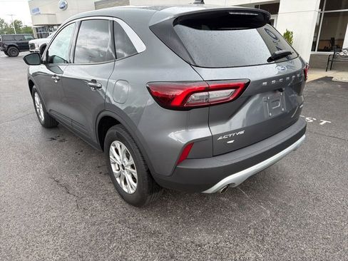 Used 2023 Ford Escape Active AWD/4WD image 2