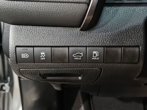 Used 2021 Toyota Camry LE image 25