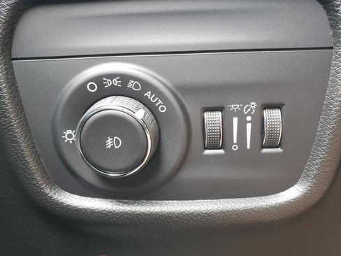 New 2025 Jeep Grand Cherokee Limited image 23