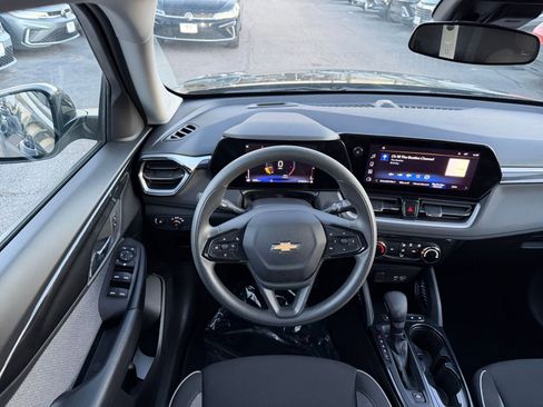 Used 2025 Chevrolet TrailBlazer LT image 32