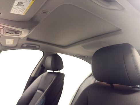 Used 2014 BMW 528i xDrive Sedan image 16