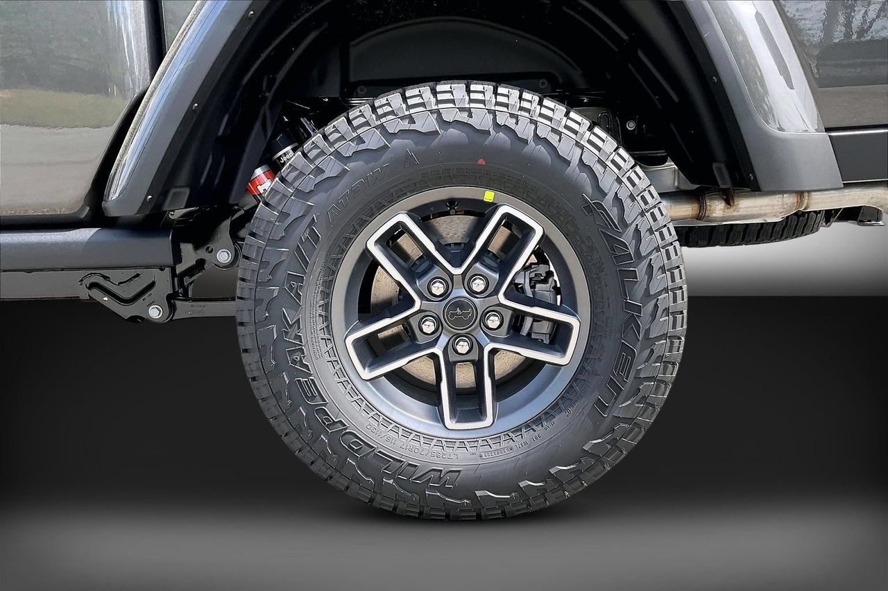 New 2026 Jeep Gladiator Mojave w/ Safety Group AWD/4WD image 32