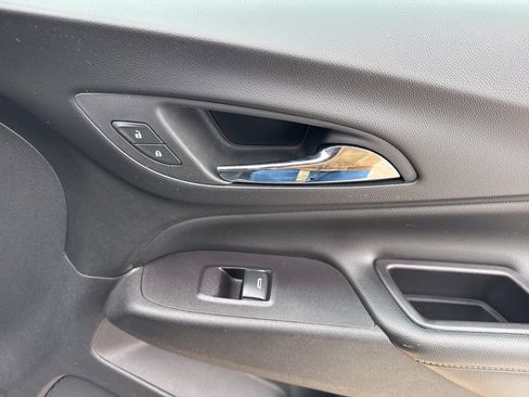 Used 2020 Chevrolet Equinox Premier image 22