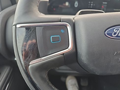 Used 2025 Ford Expedition Max Platinum w/ Driver's Package image 16