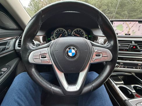 Used 2018 BMW 740i 740i image 17