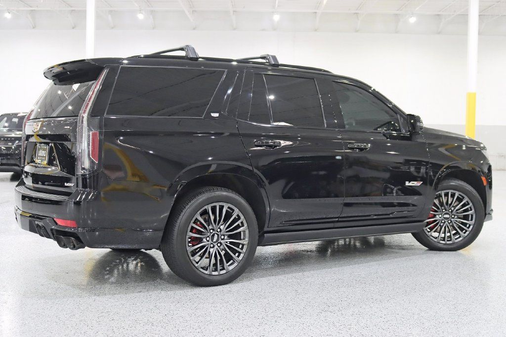 Used 2023 Cadillac Escalade V AWD/4WD image 9