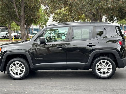 Used 2022 Jeep Renegade Latitude w/ Convenience Group image 7