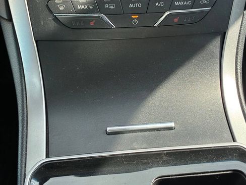 Used 2019 Ford Edge SEL w/ Equipment Group 201A AWD/4WD image 35