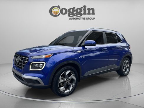 Certified 2023 Hyundai Venue Limited FWD image 2