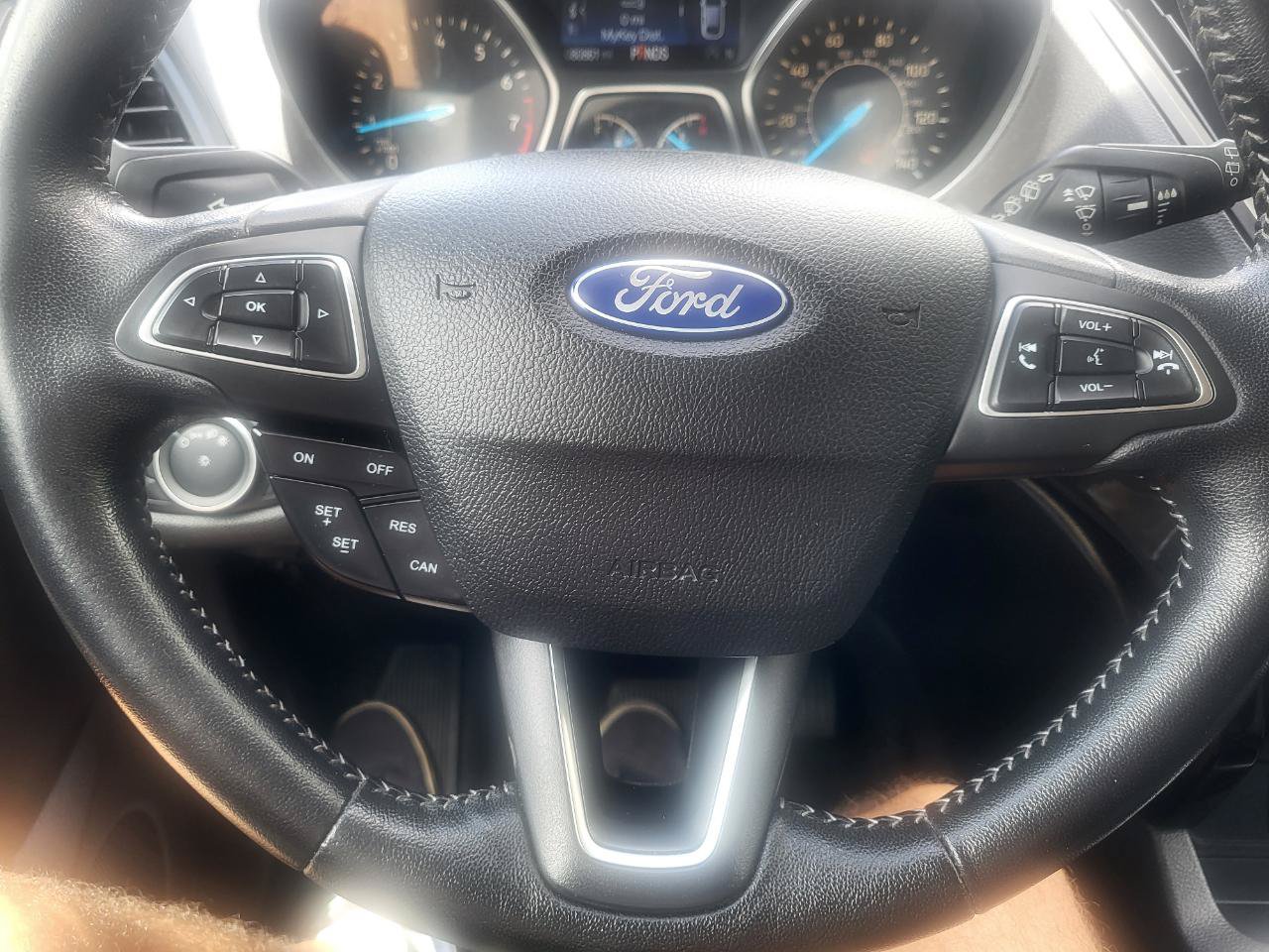 Used 2019 Ford Escape SE w/ SE Sport Appearance Package AWD/4WD image 48