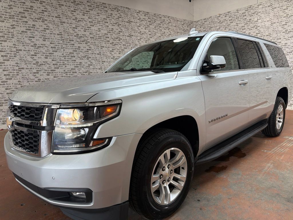 Used 2020 Chevrolet Suburban LT RWD image 3