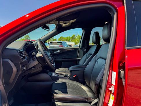 Used 2025 Ford Escape ST-Line Elite w/ Premium Technology Package AWD/4WD image 14