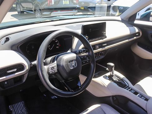 Used 2024 Honda HR-V LX image 22
