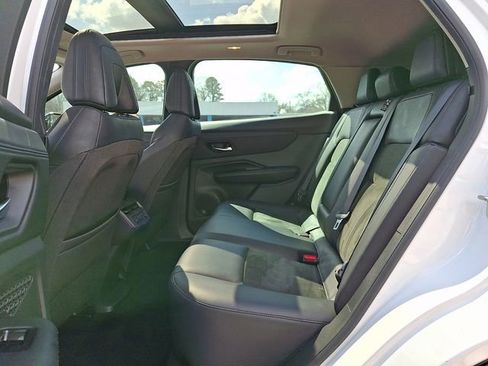 Used 2023 Nissan Ariya FWD image 12