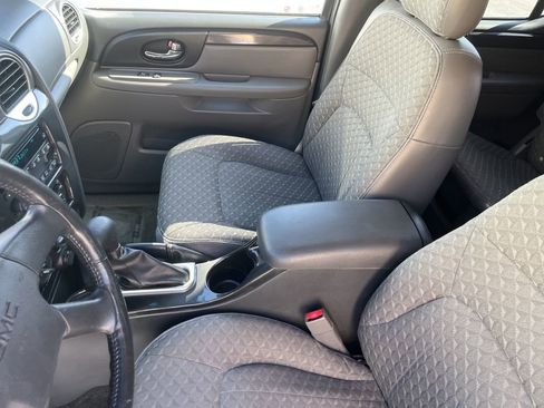 Used 2004 GMC Envoy XUV SLE image 24