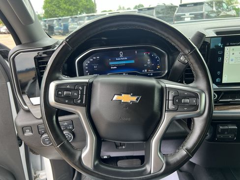 Used 2024 Chevrolet Silverado 2500 LT w/ Convenience Package AWD/4WD image 10