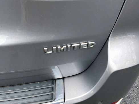 Used 2014 Jeep Grand Cherokee Limited w/ Luxury Group II AWD/4WD image 24