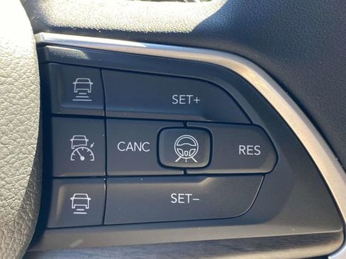 New 2026 Jeep Grand Cherokee Limited w/ Luxury Tech Group II RWD image 54