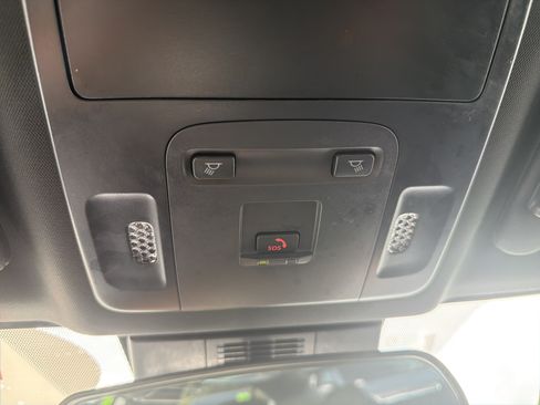 Certified 2025 Toyota Camry SE FWD image 5