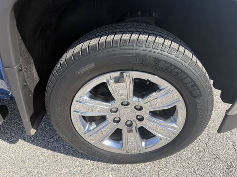 Used 2018 GMC Sierra 1500 SLT AWD/4WD image 29