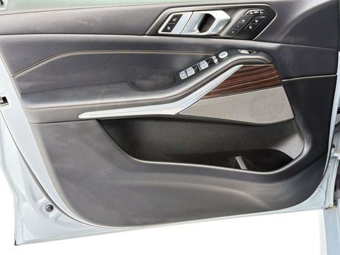 Used 2025 BMW X7 M60i AWD/4WD image 13