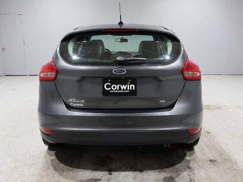 Used 2018 Ford Focus SE w/ Cold Weather Package image 3