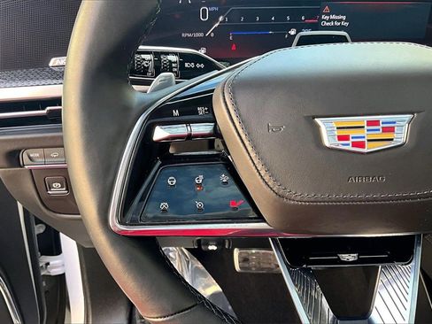 Certified 2025 Cadillac Escalade ESV V image 11