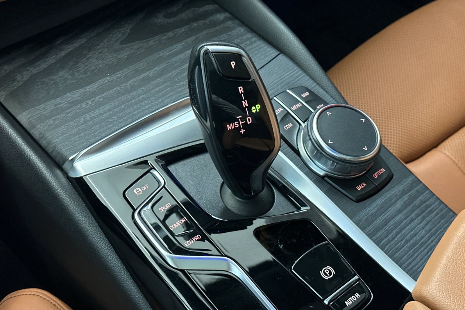 Certified 2023 BMW 530i w/ Convenience Package RWD image 17