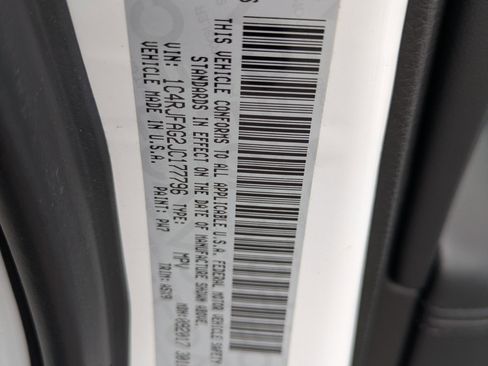 Used 2018 Jeep Grand Cherokee Laredo image 33