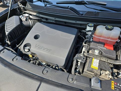 Certified 2021 Chevrolet Traverse Premier w/ LPO, Floor Liner Package image 28