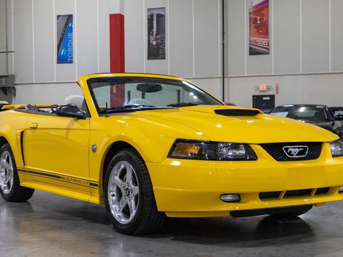 Used 2004 Ford Mustang GT RWD image 9
