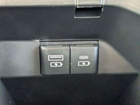 Used 2024 Toyota Camry SE FWD image 23