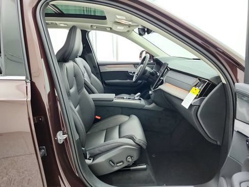 New 2026 Volvo XC90 T8 Ultra w/ Protection Package Premier AWD/4WD image 14