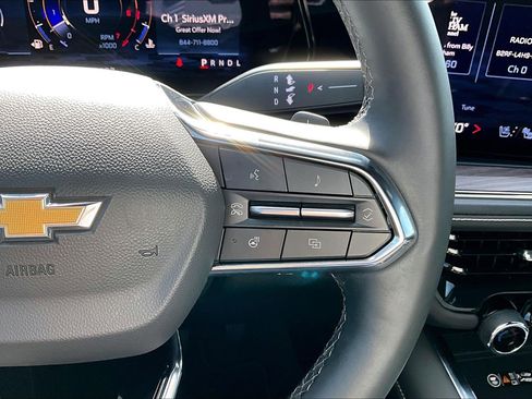 Certified 2025 Chevrolet Suburban Premier image 12