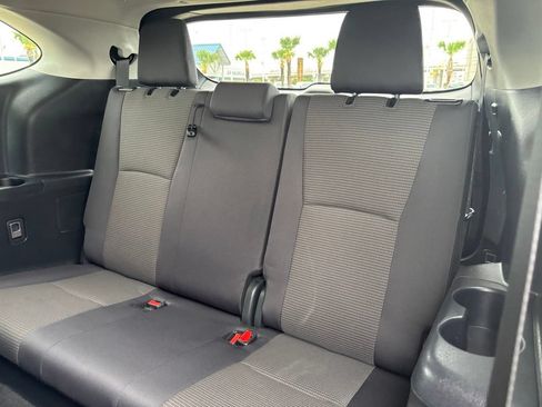 Used 2024 Toyota Highlander LE AWD/4WD image 26
