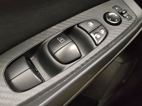 Used 2025 Nissan Sentra SV FWD image 27