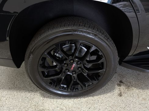 Used 2026 GMC Yukon Denali AWD/4WD image 13