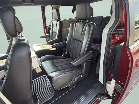 Used 2020 Dodge Grand Caravan SXT FWD image 27